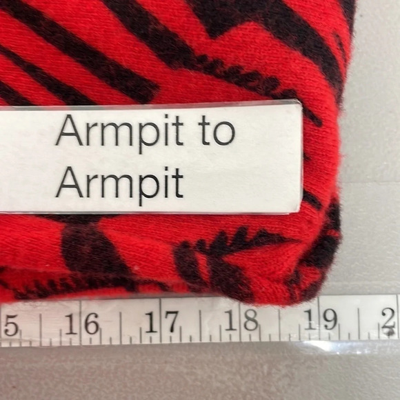 J.A. Higgins Sweater Crew Neck Lambswool Floral Red Black Size Medium M - Picture 15 of 15